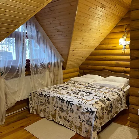 Domek alpejski еко яблуницька троянда Jabłonica